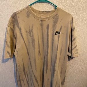 Loose fit nike tee shirt never worn